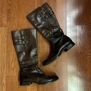 Born riding boots. Women’s size 8 1/2. Dark brown. EUC